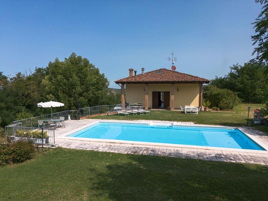 Ferienwohnung Casolara: Ospitalita Su Misura Castello di Serravalle Exterior foto